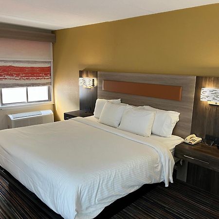 ทราเวลลอดจ์ ลิตเติล ฟอลส์ Hotel Little Falls ภายนอก รูปภาพ
