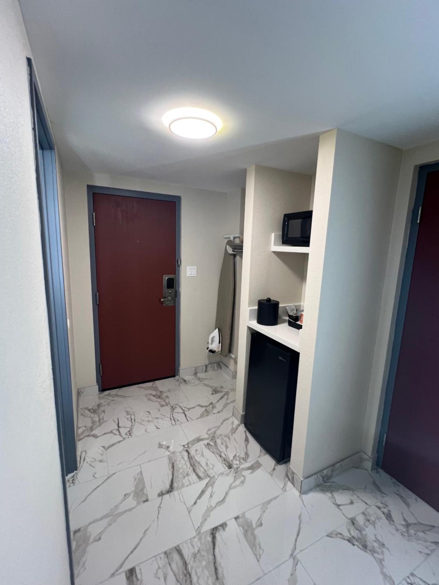 ทราเวลลอดจ์ ลิตเติล ฟอลส์ Hotel Little Falls ภายนอก รูปภาพ