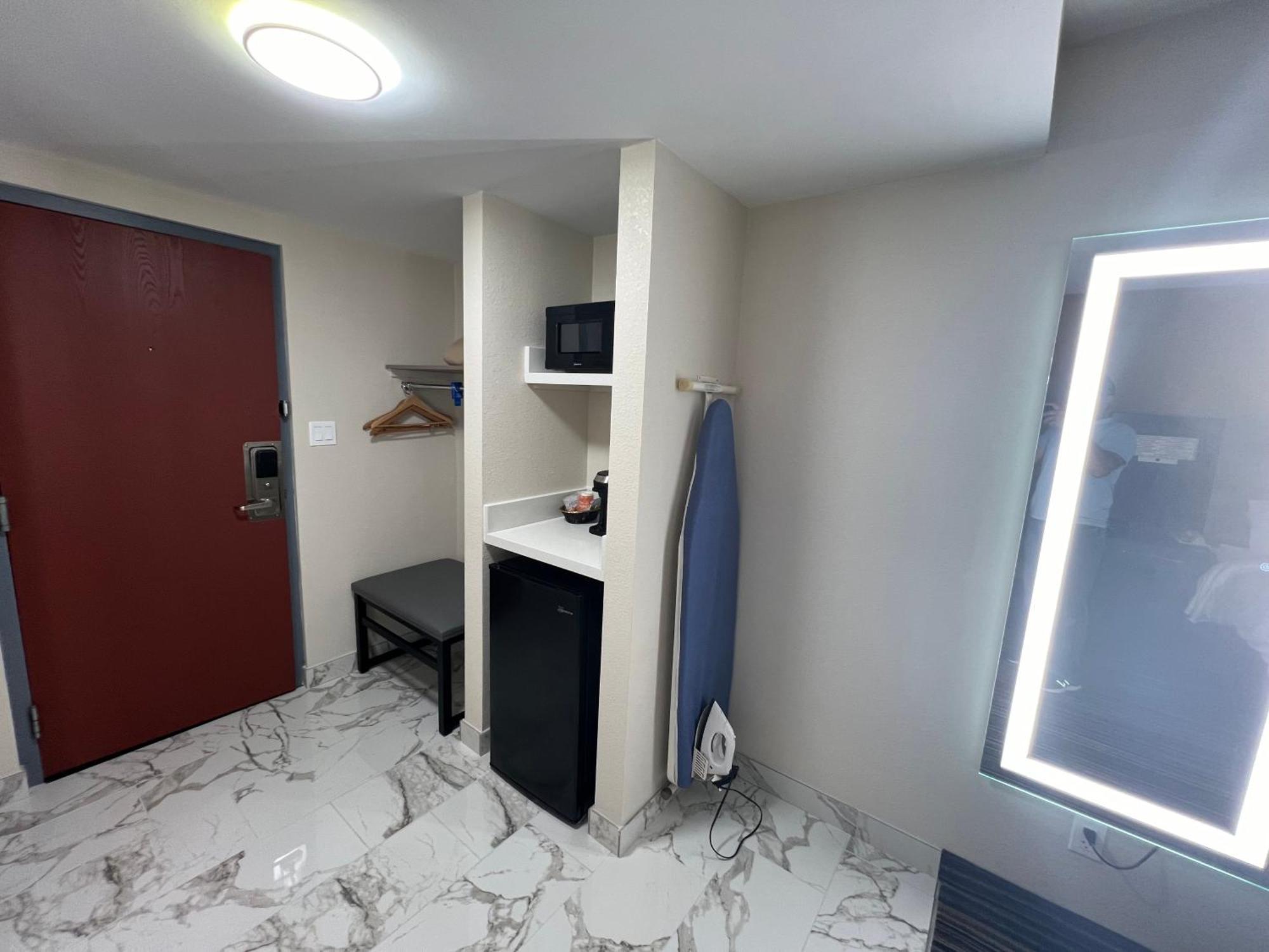 ทราเวลลอดจ์ ลิตเติล ฟอลส์ Hotel Little Falls ภายนอก รูปภาพ