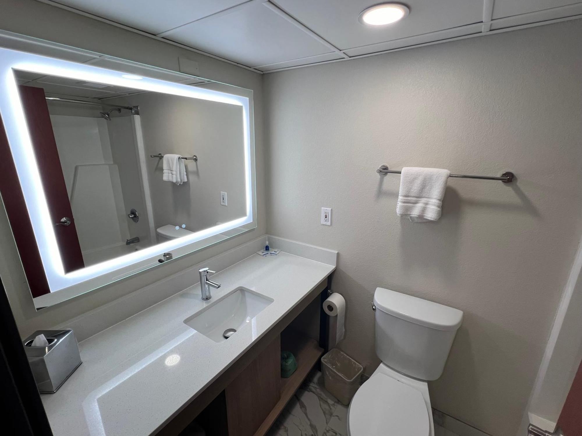 ทราเวลลอดจ์ ลิตเติล ฟอลส์ Hotel Little Falls ภายนอก รูปภาพ