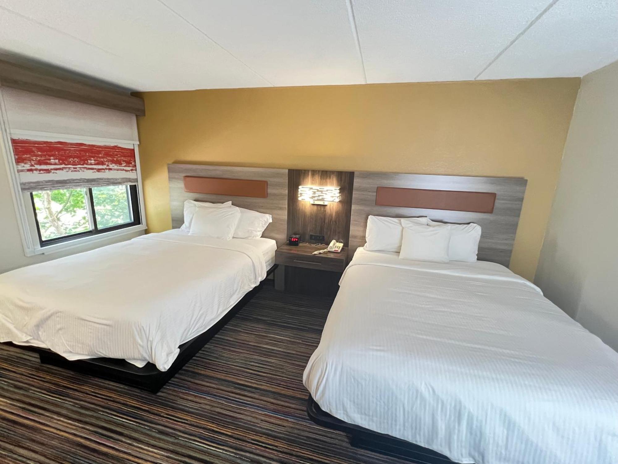 ทราเวลลอดจ์ ลิตเติล ฟอลส์ Hotel Little Falls ภายนอก รูปภาพ